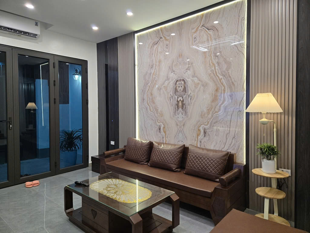 TÔN ĐỨC THẮNG, NHÀ ĐẸP Ở NGAY,  2 MẶT THOÁNG, 100M RA HỒ DT: 45.5/51M2, 3T, GIÁ CHÀO: 10.5 tỷ. - Ảnh chính